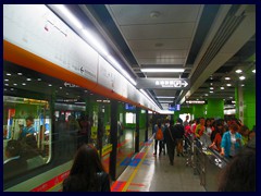 The metro is very modern with glass walls with automatic glass doors at all stations. It was inaugurated in 1997, as the 4th metro system in mainland China. In contrary to Shenzhen, you don't have to scan your bag any time you enter the train area in Guangzhou. It can be complicated to buy a day card if you don't speak Cantonese, but once you have it after a lot of misunderstandings, it is very easy and extremely cheap to travel anywhere in the city. The staff at our hotel was very nice and helped us with that. There are 8 lines and the trains arrive as often every 3 minutes daytime, still they are very often overcrowded!